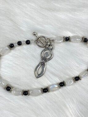 Handmade Quartz & Onyx Beaded Fertility Charm Bracelet 8"